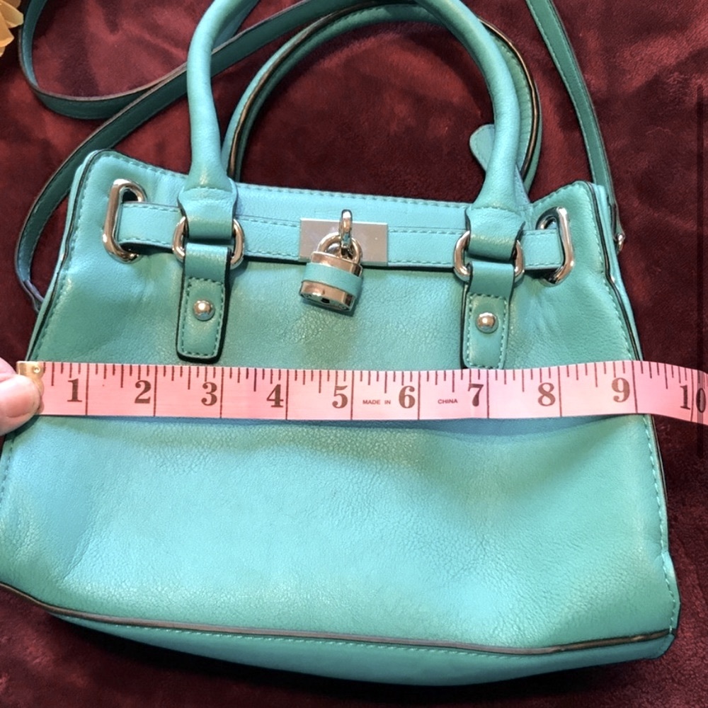 Charming Charlie Turquoise Small to Medium Shoulder Bag Handbag - Picture 4 of 7